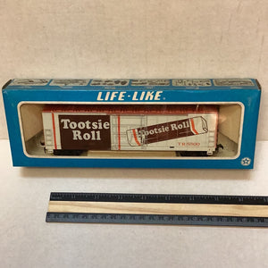Lifelike HO Tootsie Roll Box Car