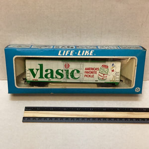 Lifelike HO Scale Vlasic Pickle Car