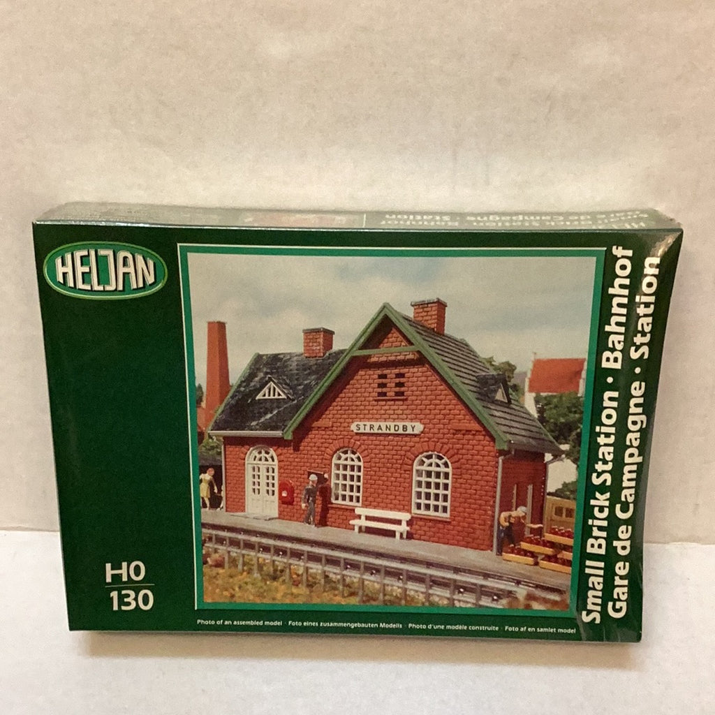Heljan HO Small Brick Station # 130