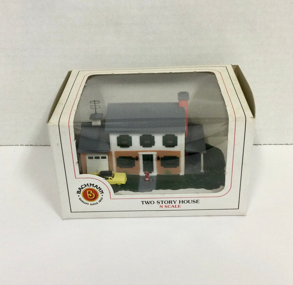 N scale Bachmann Two Story House Pre-Built # 55-7313